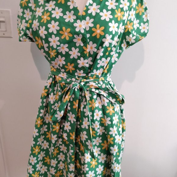 Modcloth Dresses & Skirts - Modcloth Daisy Dress